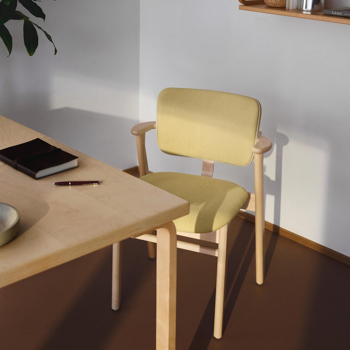 Artek（アルテック） / DOMUS CHAIR（ドムスチェア） / バーチ材・ナチュラルラッカー仕上げ / 布張り Hola canary《New beauty versions》