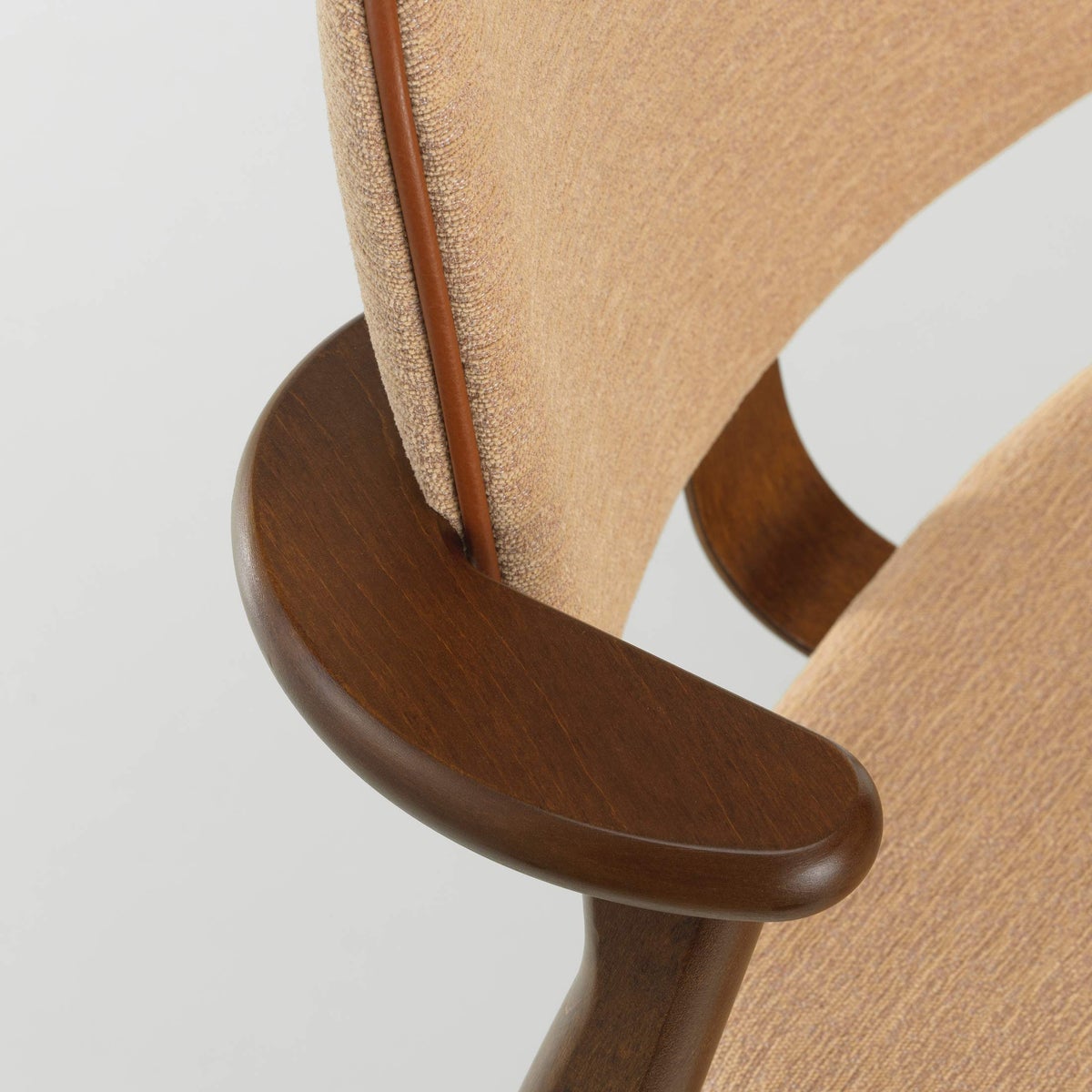 Artek（アルテック） / DOMUS CHAIR（ドムスチェア） / バーチ材・ウォルナットステイン仕上げ / 布張り Wow Re beige pink《New beauty versions》