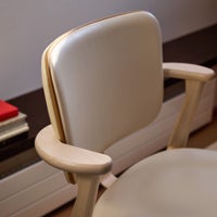 Artek（アルテック） / DOMUS CHAIR（ドムスチェア） / バーチ材・ナチュラルラッカー仕上げ / 革張り Prestige cream《New beauty versions》