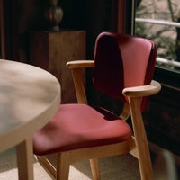 Artek（アルテック） / DOMUS CHAIR（ドムスチェア） / オーク材・ナチュラルラッカー仕上げ / 革張り Spectrum terracotta《New beauty versions》