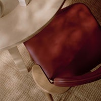 Artek（アルテック） / DOMUS CHAIR（ドムスチェア） / オーク材・ナチュラルラッカー仕上げ / 革張り Spectrum terracotta《New beauty versions》