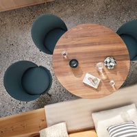 Vitra（ヴィトラ） / Gueridon（ゲリドン）φ105cm / アメリカンウォルナット・ナチュラル オイル仕上げ / ラウンドテーブル