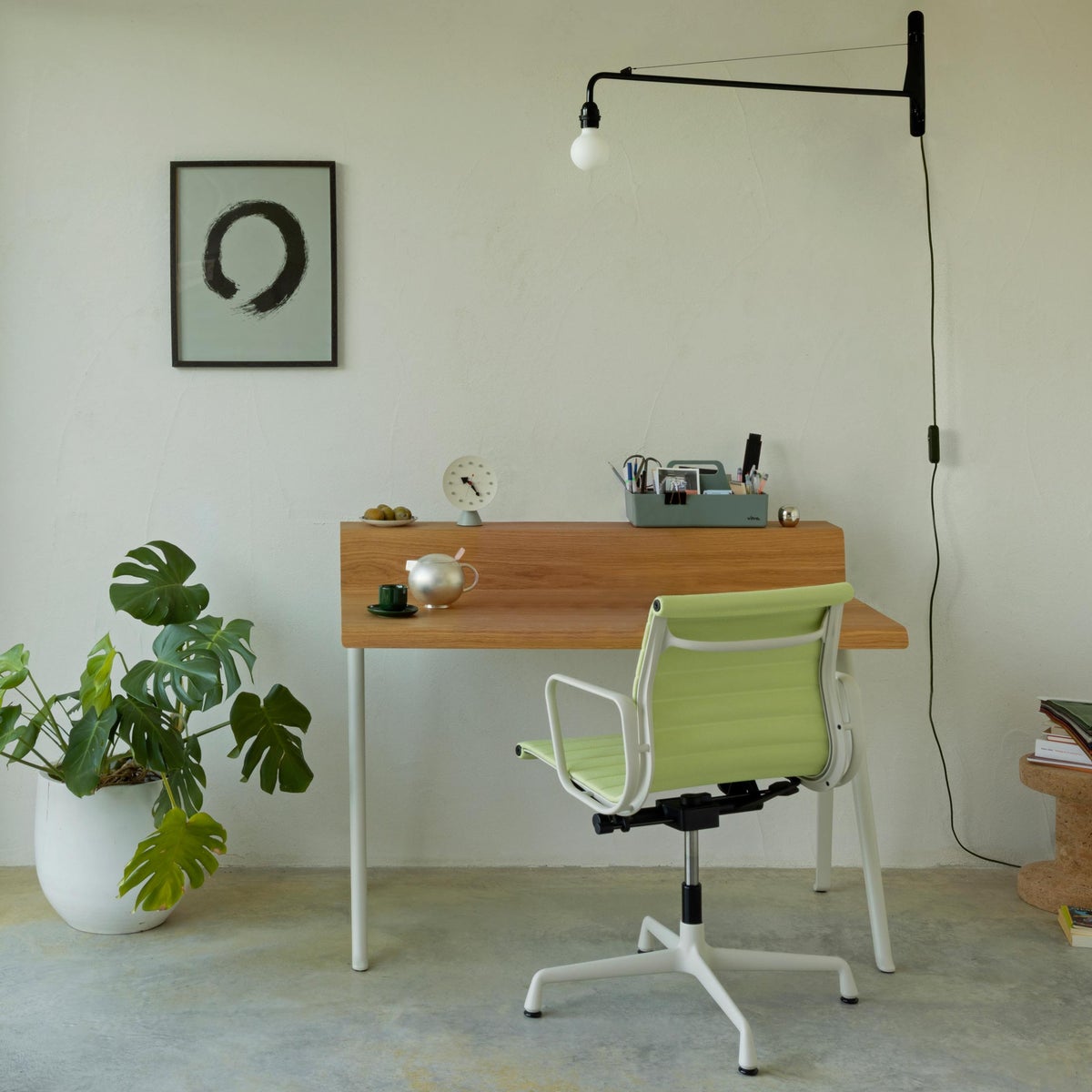 Vitra（ヴィトラ） / Courier（クーリエ） / テーブルトップ全2色・ベース全3色 / デスク