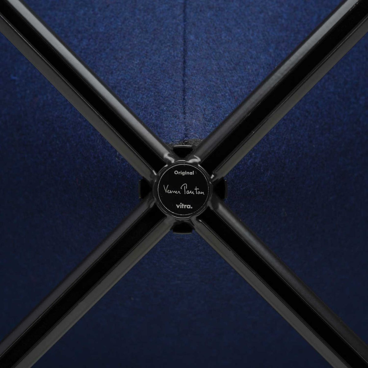 Vitra（ヴィトラ） / Heart Cone Chair（ハートコーンチェア）/ Hola（dark blue） / ラウンジチェア