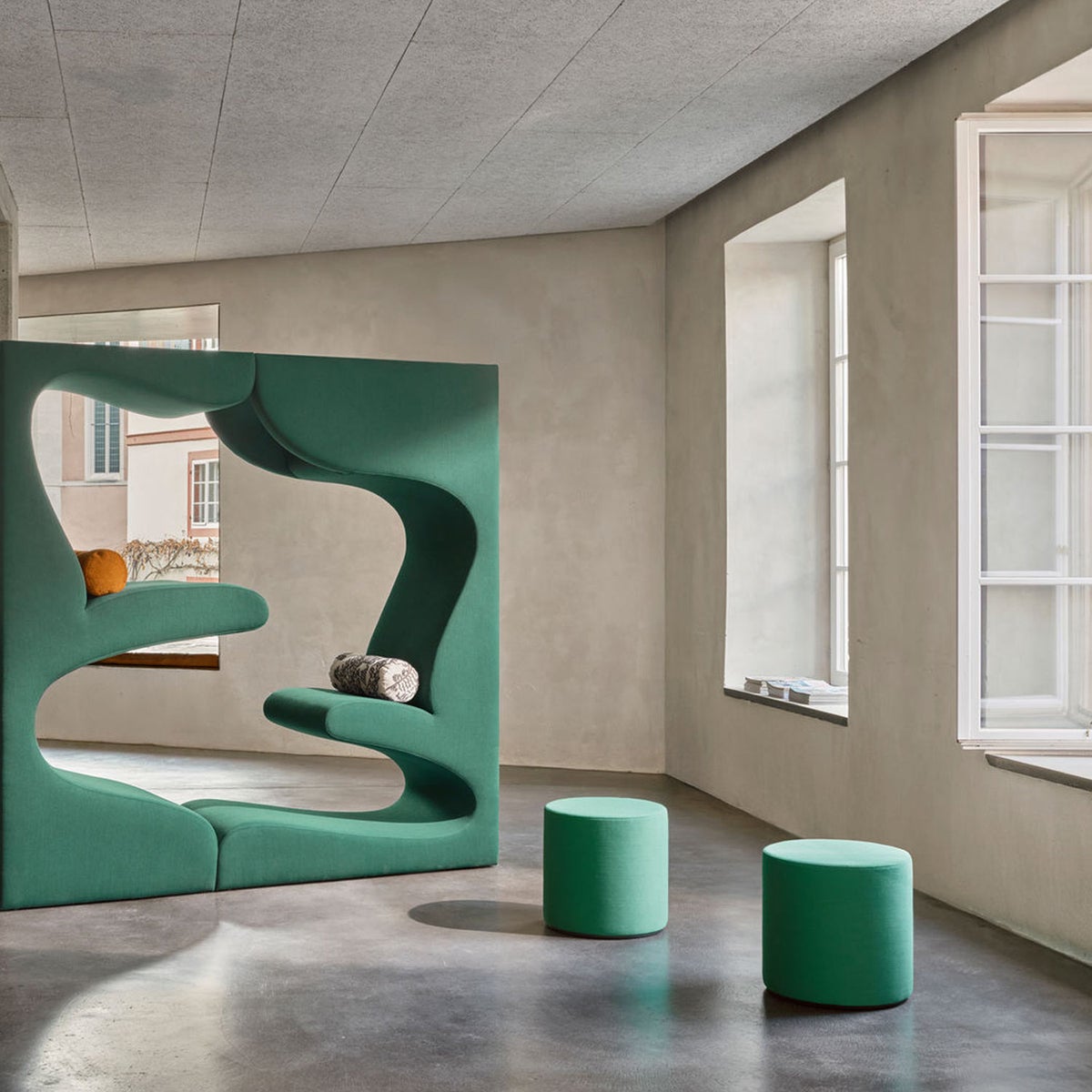 Vitra（ヴィトラ） / Visiona Stool（ヴィジョナ スツール） / Hola（dark blue） / スツール