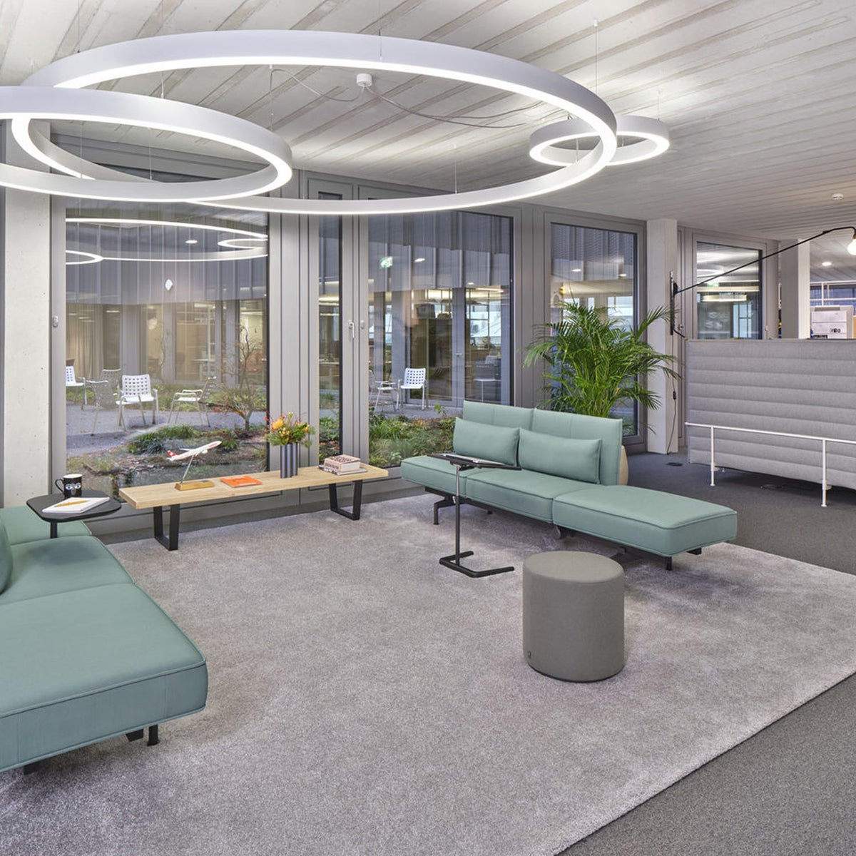 Vitra（ヴィトラ） / Visiona Stool（ヴィジョナ スツール） / Hola（dark blue） / スツール