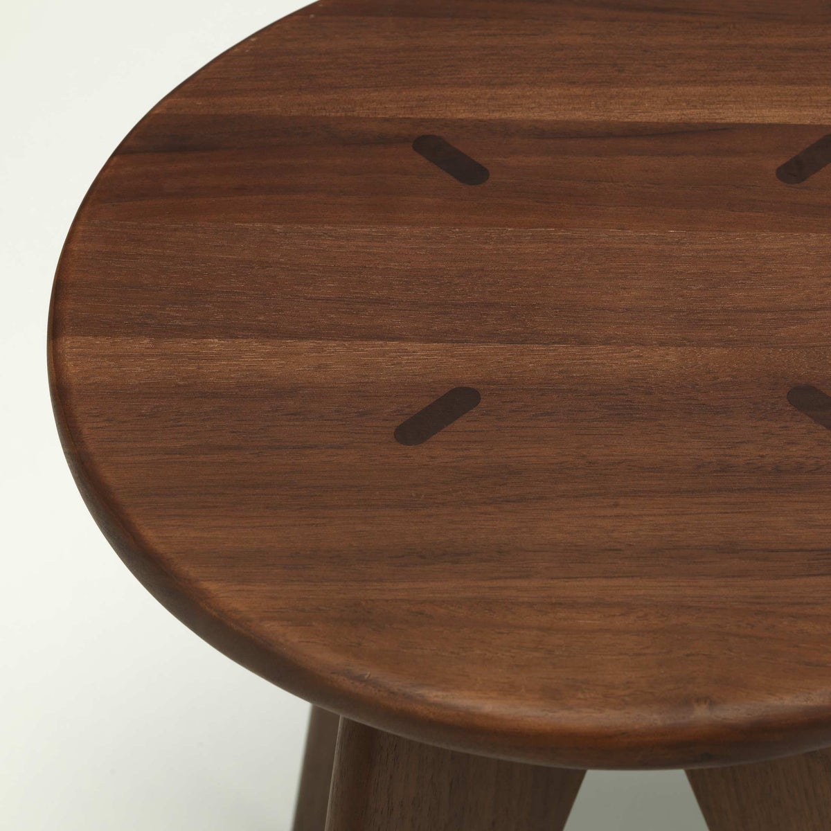 Vitra（ヴィトラ） / Tabouret Bois（タブレ ボワ） / アメリカンウォルナット ソリッド オイル仕上げ / スツール