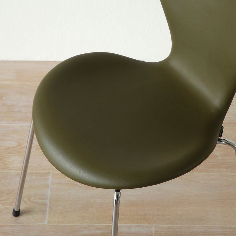 FRITZ HANSEN（フリッツ・ハンセン） / SERIES 7（セブンチェア） / Essential Leather（エッセンシャルレザー） / モスグリーン / フルパディング
