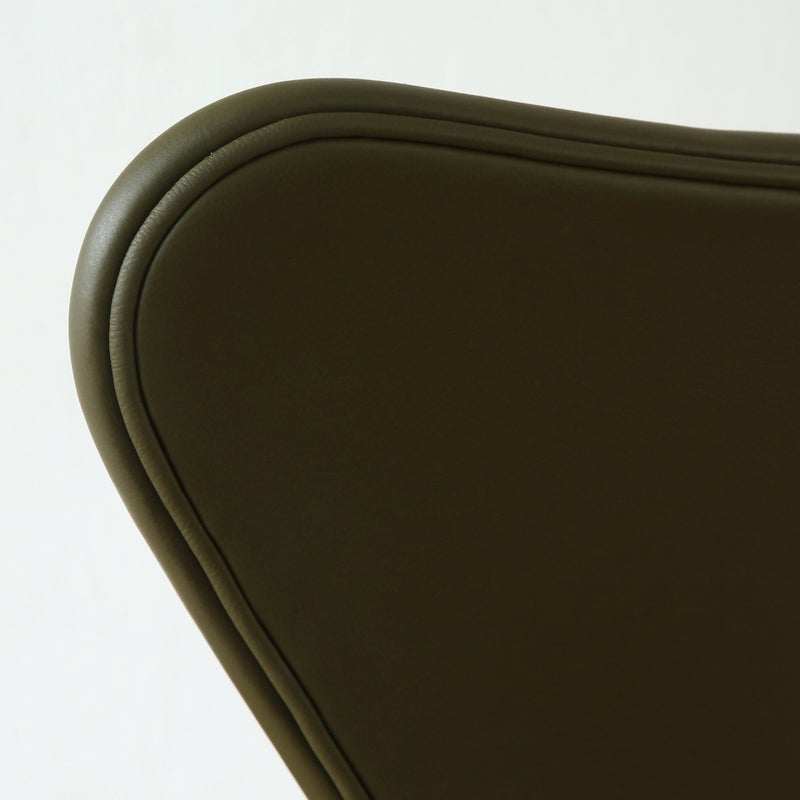 FRITZ HANSEN（フリッツ・ハンセン） / SERIES 7（セブンチェア） / Essential Leather（エッセンシャルレザー） / モスグリーン / フルパディング