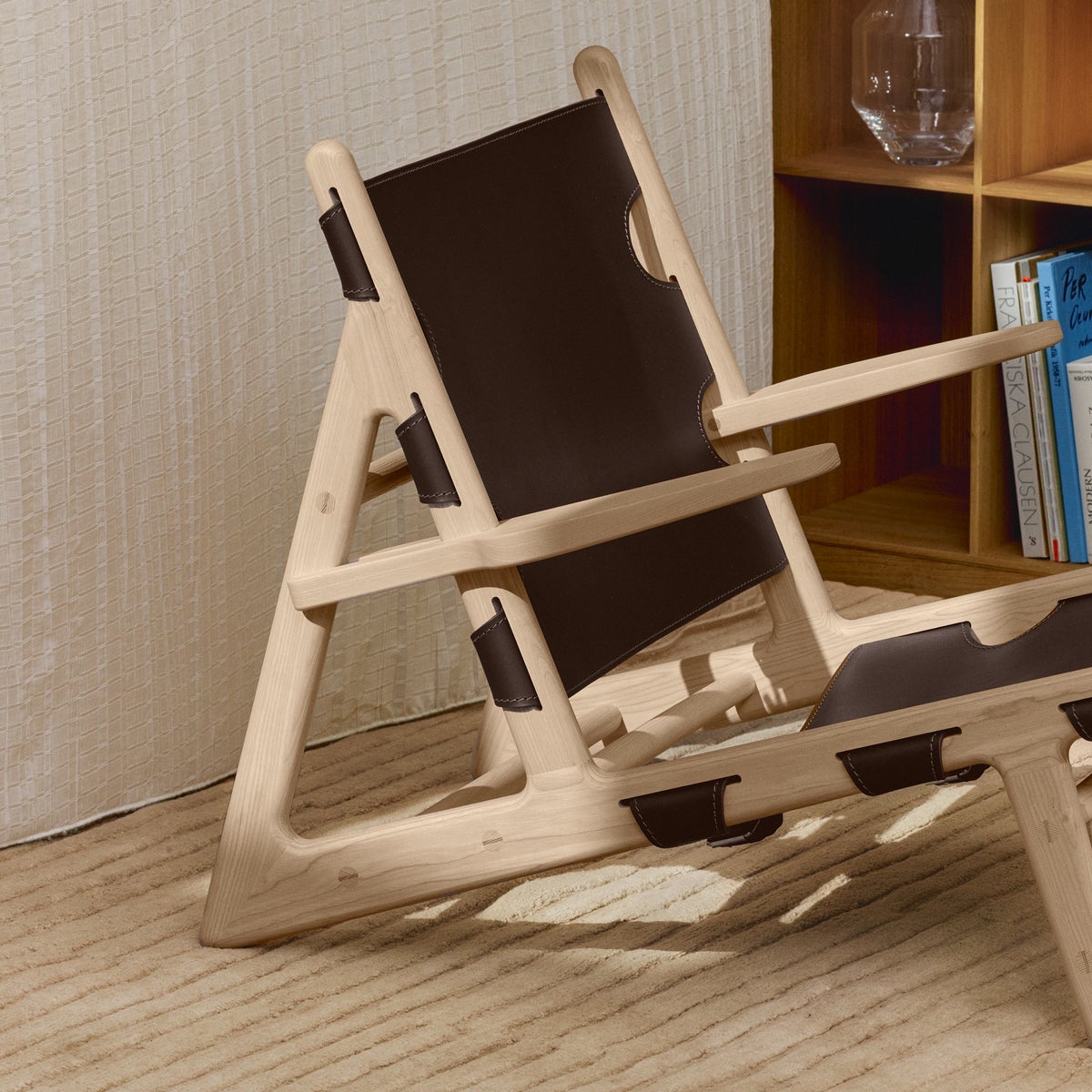 FREDERICIA（フレデリシア） / The Hunting Chair（ハンティングチェア） / 75th Anniversary edition / Ash light oil 仕上げ / レザー（Dark Brown） / サイン刻印のプレート付 / ラウンジチェア