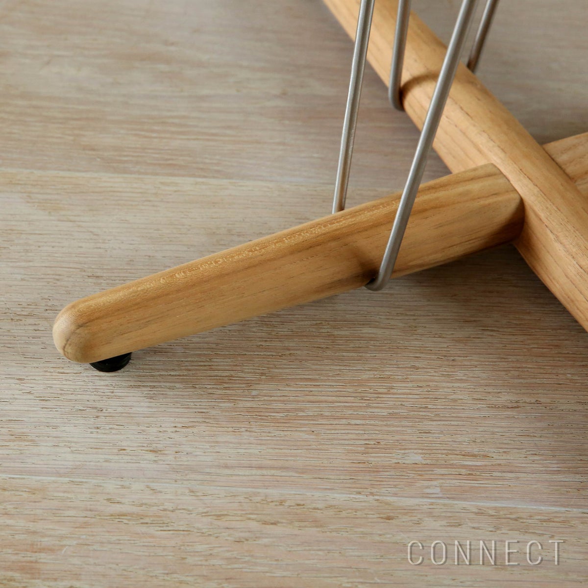 CARL HANSEN & SON（カール・ハンセン＆サン） / E023 EMBRACE OUTDOOR LOUNGE TABLE / チーク材・無塗装・スチールワイヤー脚 / φ48cm / コーヒーテーブル