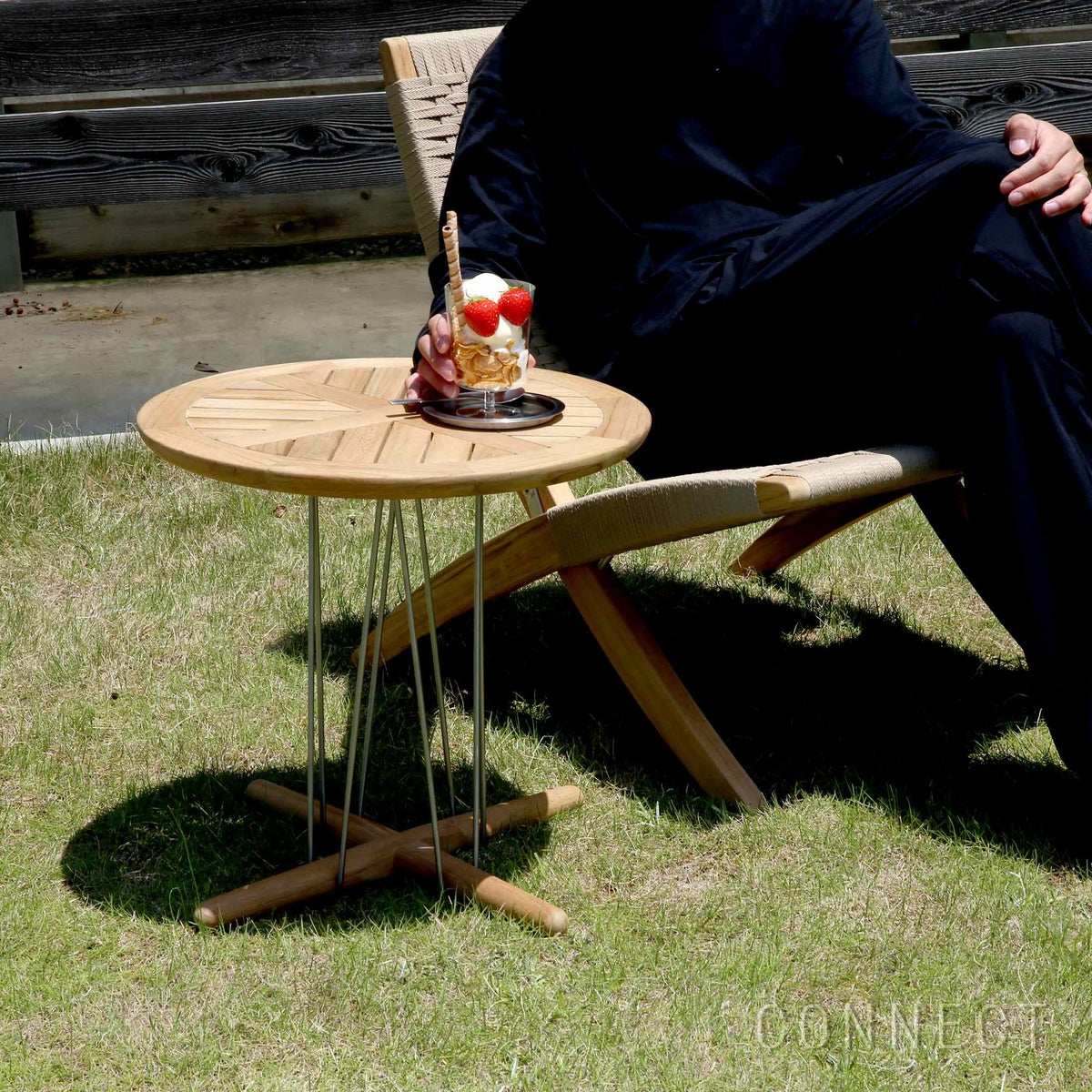 CARL HANSEN & SON（カール・ハンセン＆サン） / E023 EMBRACE OUTDOOR LOUNGE TABLE / チーク材・無塗装・スチールワイヤー脚 / φ48cm / コーヒーテーブル