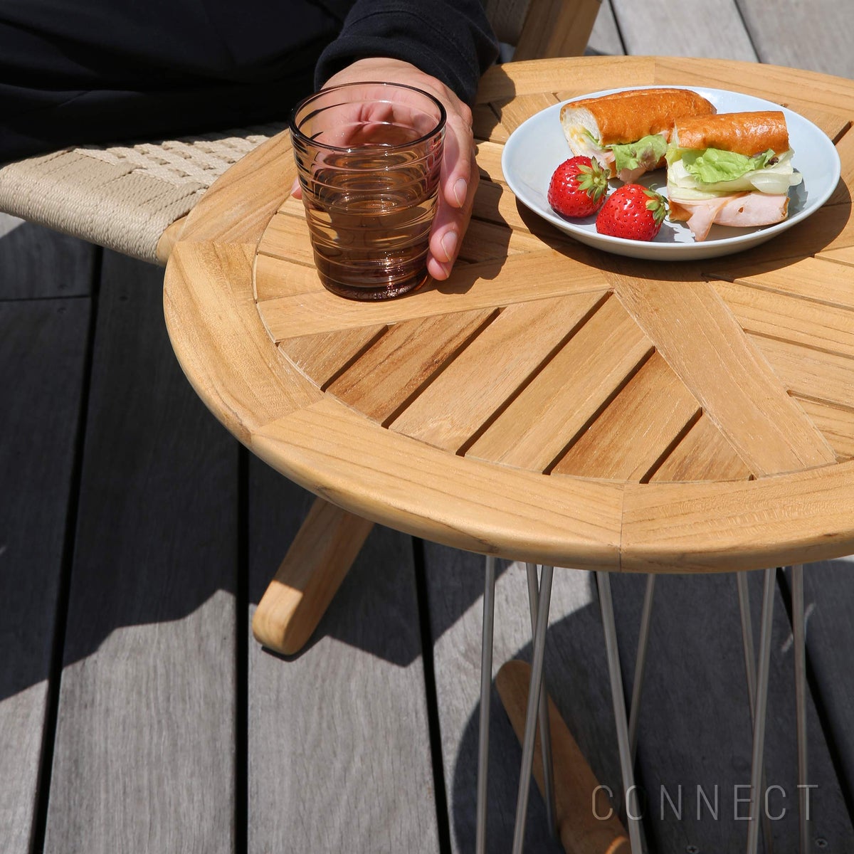 CARL HANSEN & SON（カール・ハンセン＆サン） / E023 EMBRACE OUTDOOR LOUNGE TABLE / チーク材・無塗装・スチールワイヤー脚 / φ48cm / コーヒーテーブル