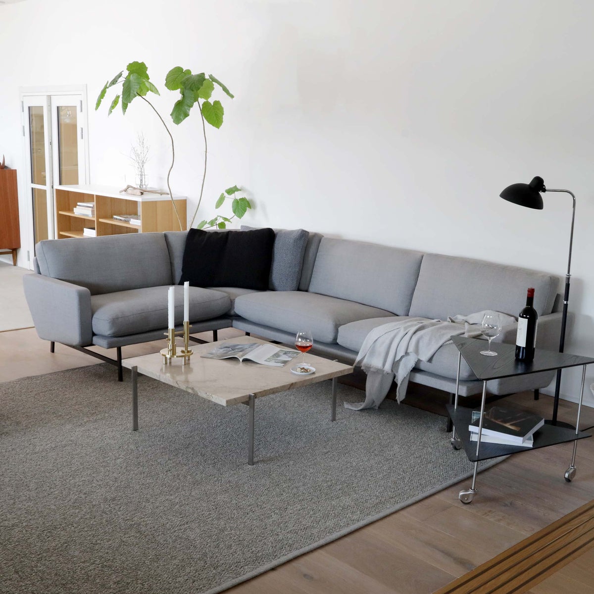 FRITZ HANSEN（フリッツ・ハンセン） / LISSONI（リッソーニソファ） / PL114S L（左用） / 4シーター コーナーソファ / Sunniva 153（スニバ）ライトグレー / ブラウンブロンズ脚