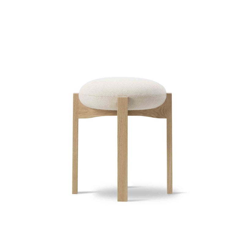 FREDERICIA（フレデリシア） / Pioneer Stool（パイオニア スツール） / Model 6830 / オーク材・ラッカー仕上げ / Hallingdal 200
