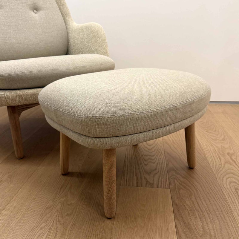 【ポイント20倍】【アウトレット】FRITZ HANSEN（フリッツ・ハンセン） / FRI（フリチェア） フットスツールセット / ウッドベース / Sunniva（スニバ）233 ライトベージュ×Moss（モス）0019 ゴールデンベージュ / ラウンジチェア