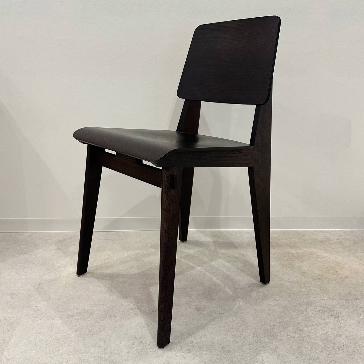 Vitra（ヴィトラ） / Chaise Tout Bois（シェーズ トゥ ボワ） / 標準仕様・SH46cm / ダークオーク / チェア