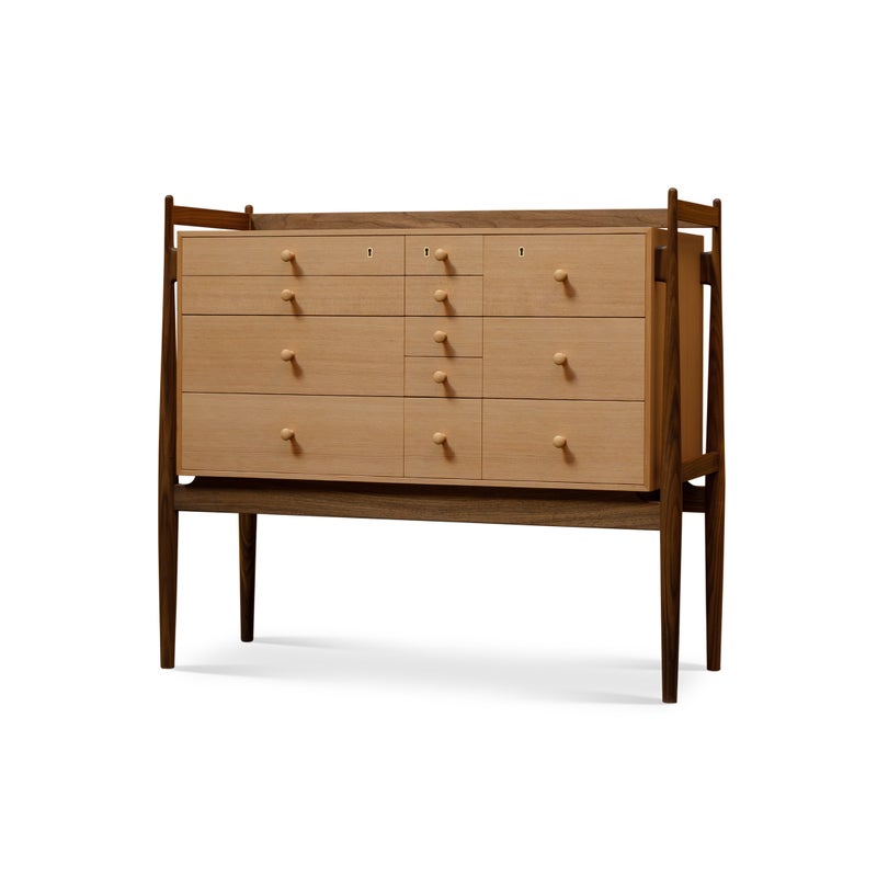 HOUSE OF FINN JUHL（ハウス・オブ・フィンユール） / SILVERWARE CABINET（シルバーウェア キャビネット） / ウォルナット材・オレゴンパイン材・オイル仕上げ / Standard version