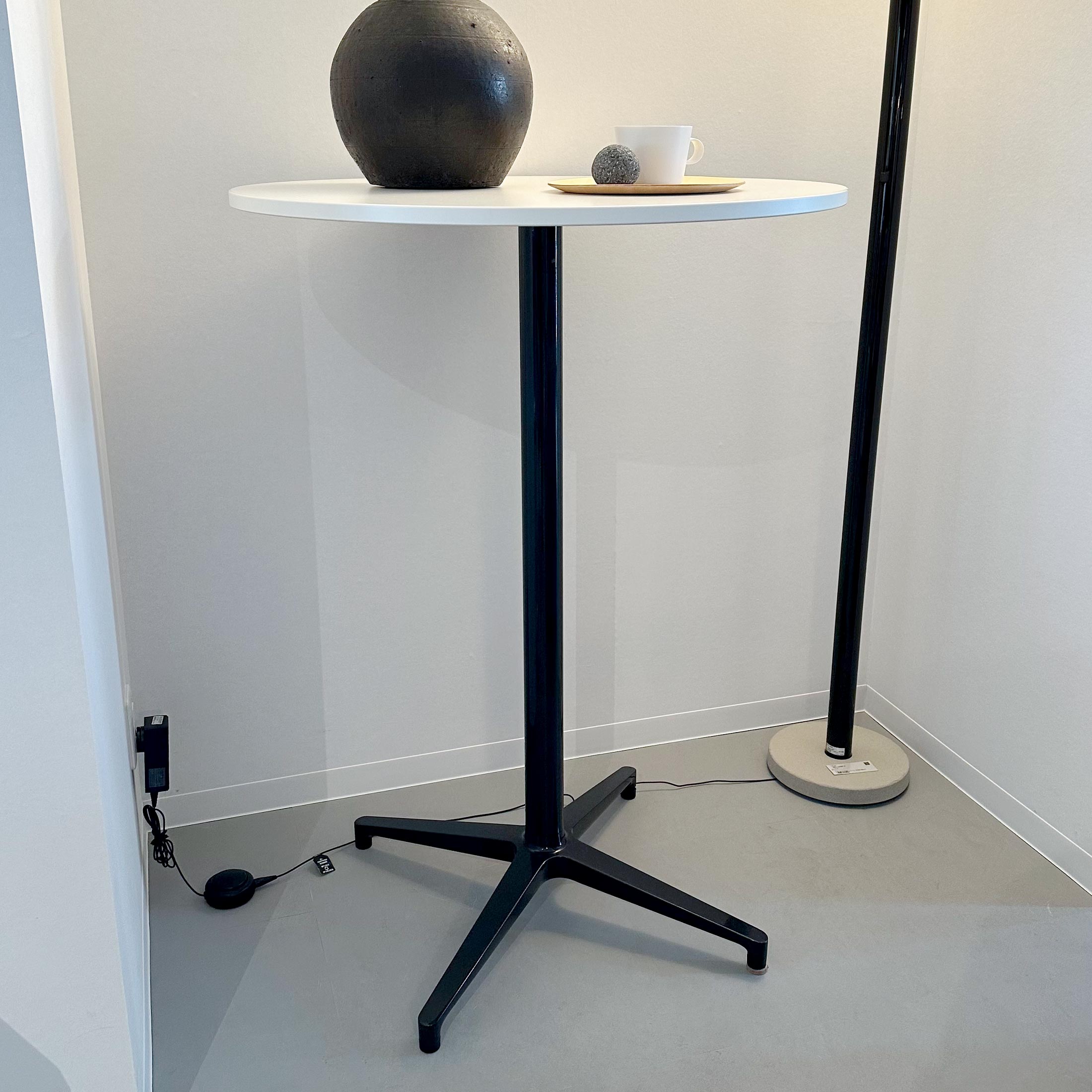 アウトレット】Vitra（ヴィトラ） / Bistro Stand-up Table（ビストロ