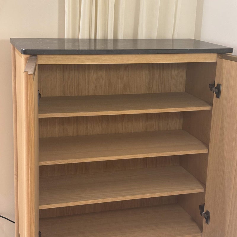 【ポイント20倍】【アウトレット】FRITZ HANSEN（フリッツ・ハンセン） / SKAGERAK（スカゲラック） / Jut High Cabinet（ジュット ハイ キャビネット） / 大理石・ブラック / 真鍮 / オーク材・オイル仕上げ / 収納^