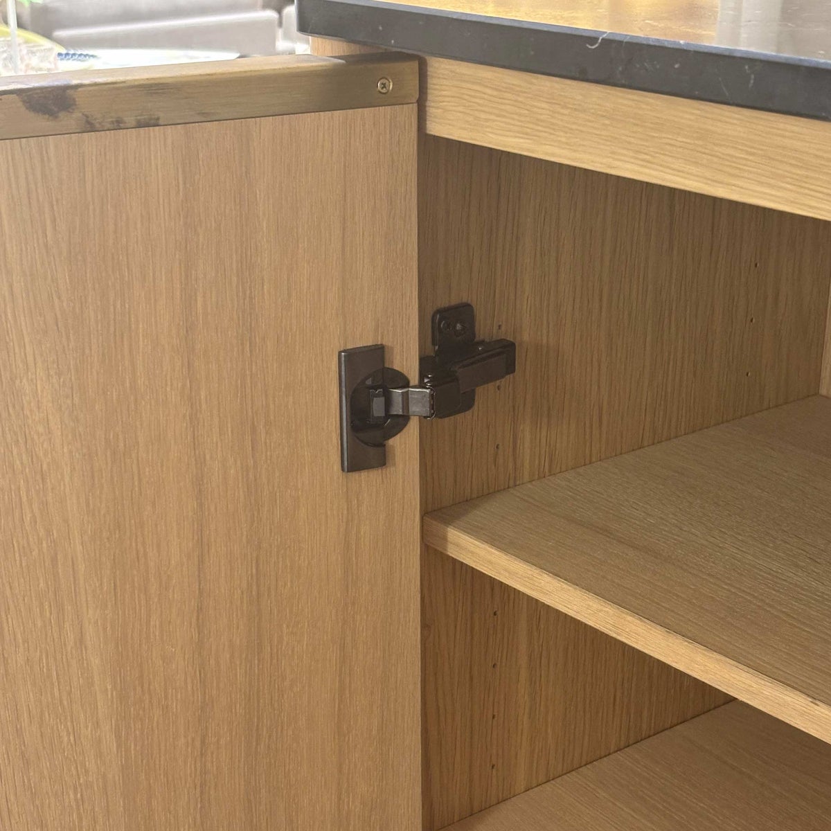 【ポイント20倍】【アウトレット】FRITZ HANSEN（フリッツ・ハンセン） / SKAGERAK（スカゲラック） / Jut High Cabinet（ジュット ハイ キャビネット） / 大理石・ブラック / 真鍮 / オーク材・オイル仕上げ / 収納^