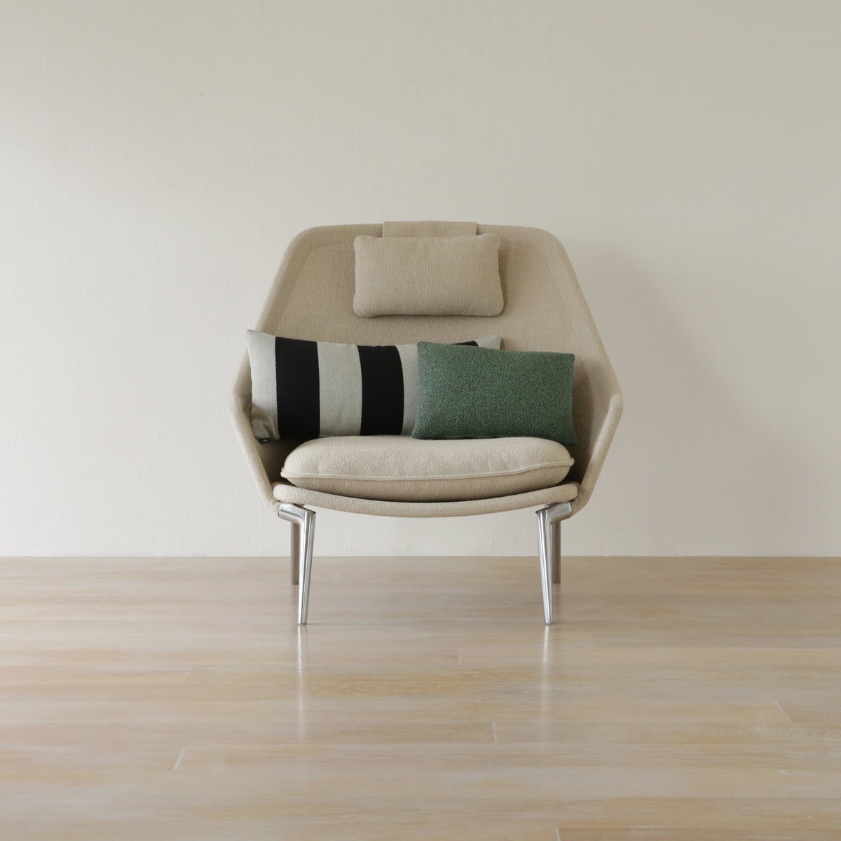 Vitra（ヴィトラ） / Slow Chair（スローチェア） / Flocca（フロッカ） / オットマン付 / バッククッション 2個付 / ネッククッション付