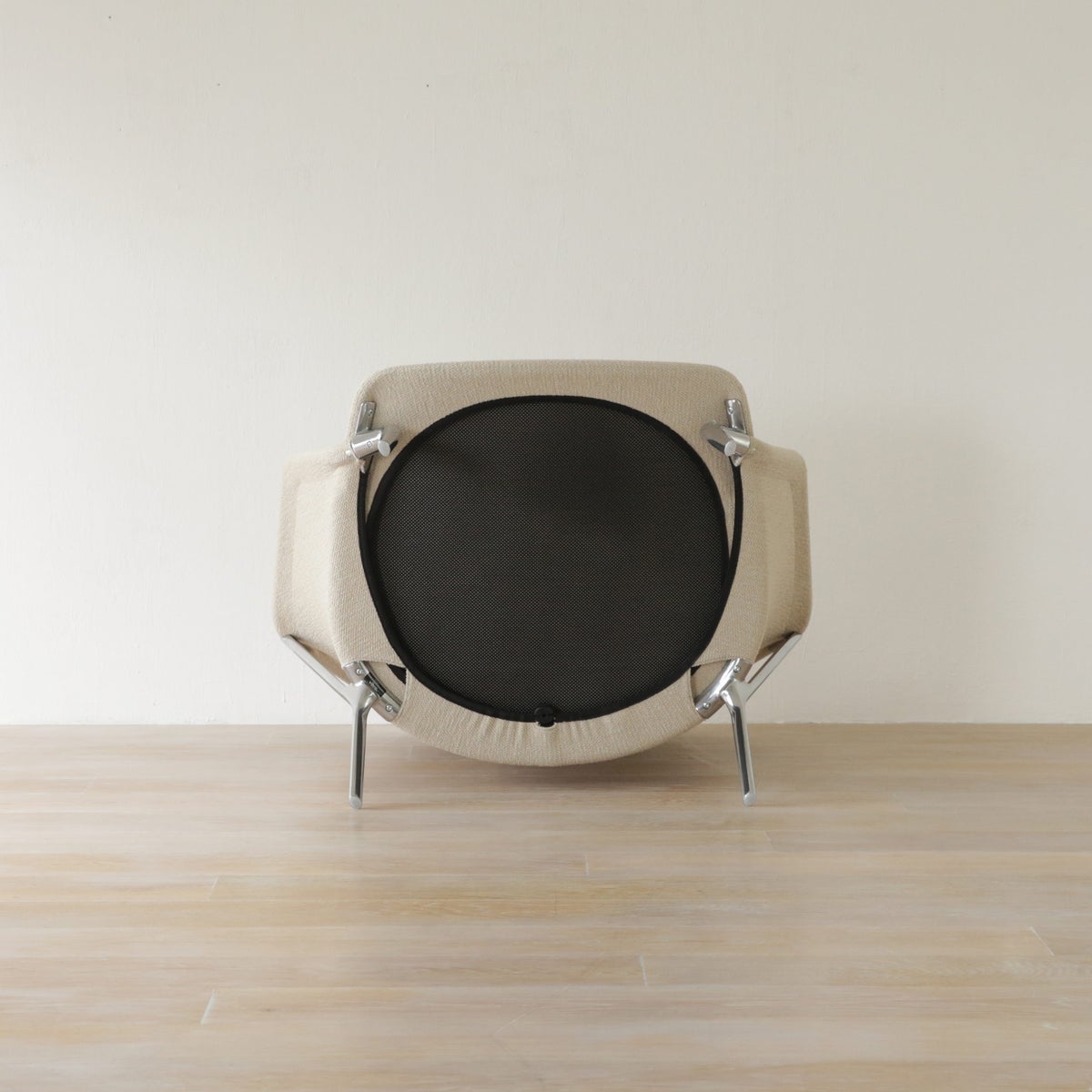 Vitra（ヴィトラ） / Slow Chair（スローチェア） / Flocca（フロッカ） / オットマン付 / バッククッション 2個付 / ネッククッション付