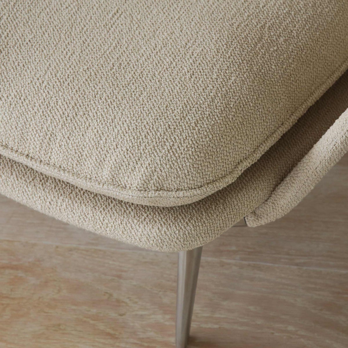 Vitra（ヴィトラ） / Slow Chair（スローチェア） / Flocca（フロッカ） / オットマン付 / バッククッション 2個付 / ネッククッション付
