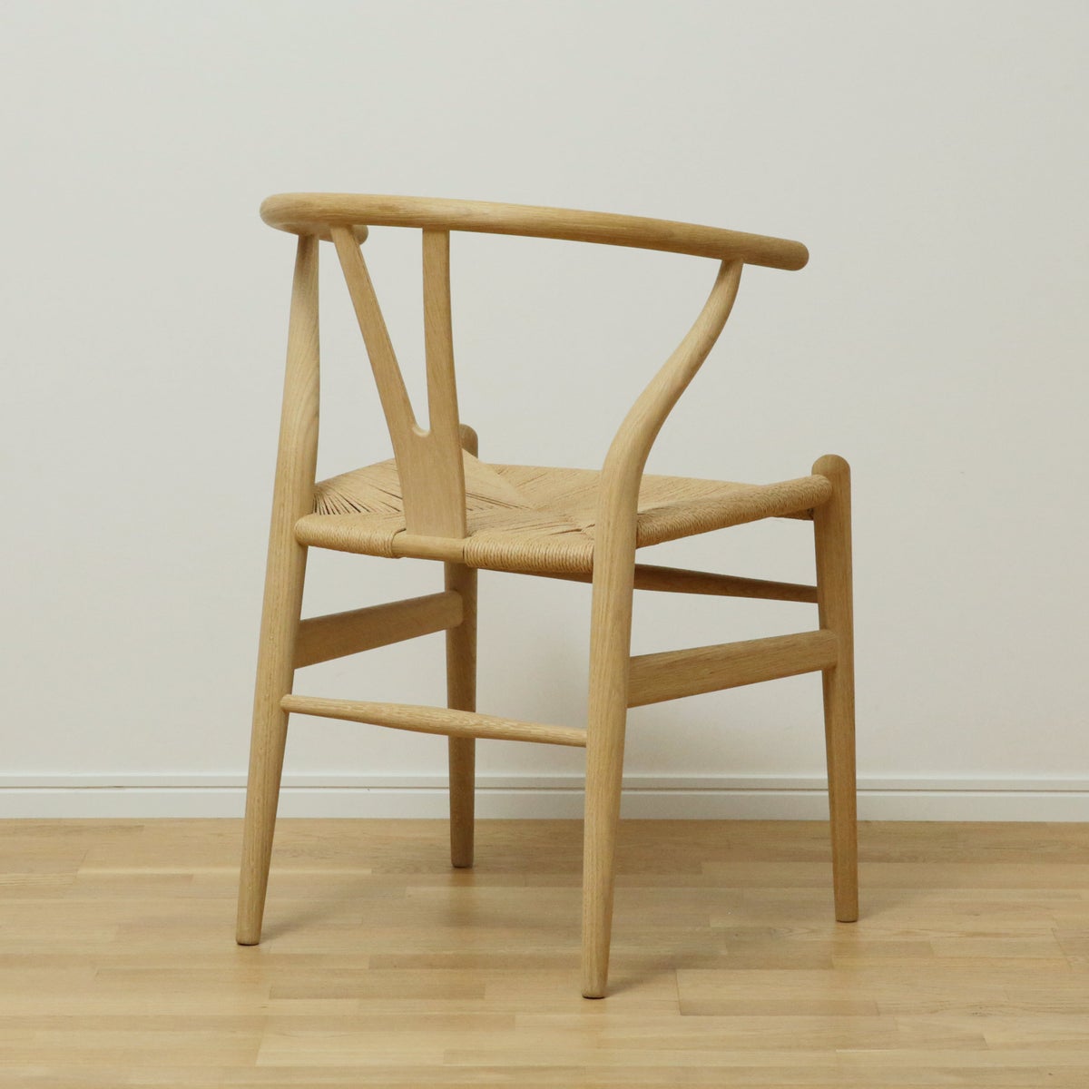 CH24 / Yチェア（ワイチェア） / オーク材・ソープ仕上げ SH45cm / CARL HANSEN & SON （カール・ハンセン＆サン）