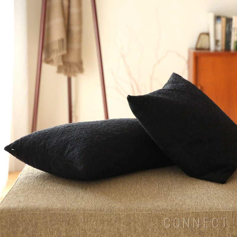 MELLEM（メレム） / Kvadrat/Raf Simons（クヴァドラ/ラフ・シモンズ） / フェザークッション 63×43cm / Atom（アトム） / 中材入り / 全2色