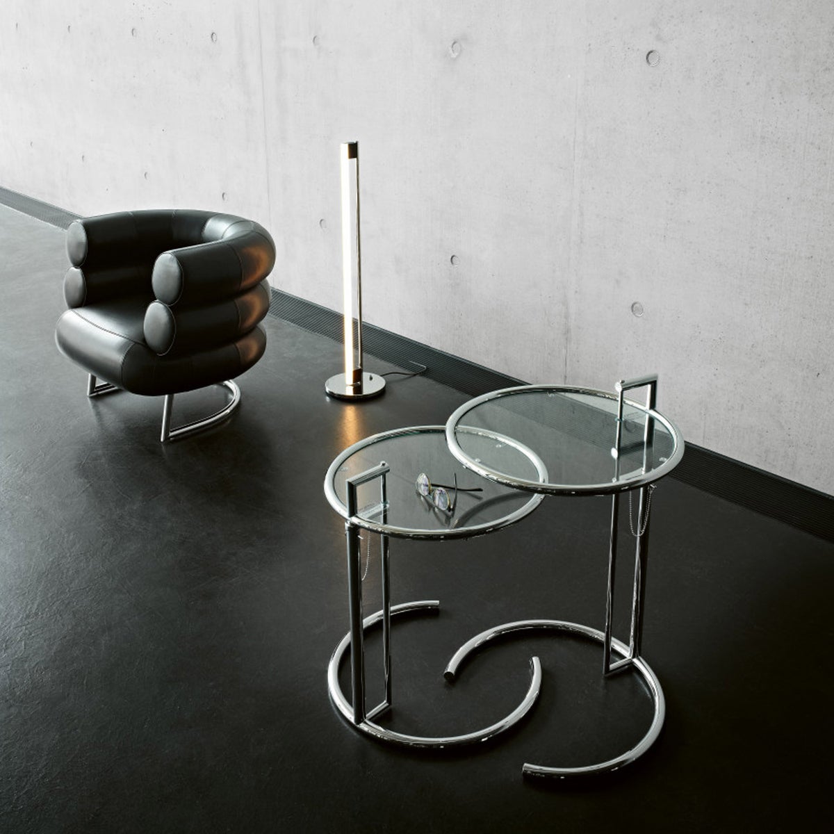 ClassiCon（クラシコン） / ADJUSTABLE TABLE（アジャスタブルテーブル）E1027 / 全3色 / サイドテーブル
