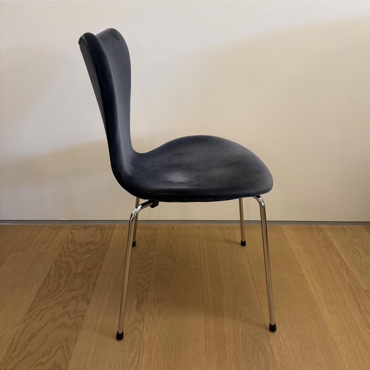 【ポイント20倍】【アウトレット】FRITZ HANSEN（フリッツ・ハンセン） / SERIES 7（セブンチェア） / BELFAST（ベルファスト）/ グレーブルー / クローム脚