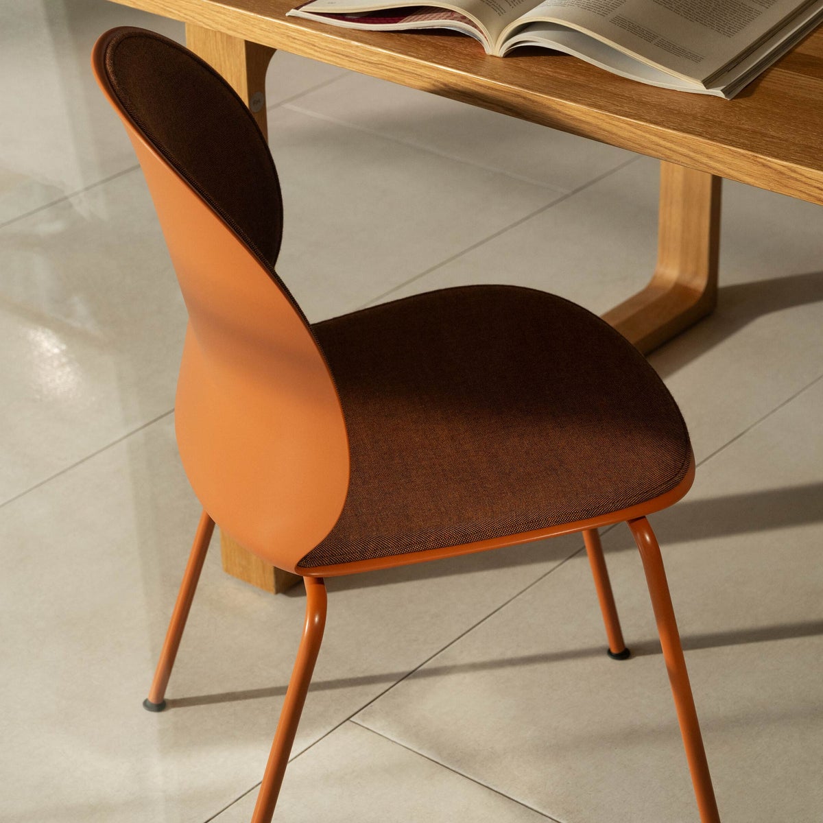 FRITZ HANSEN（フリッツ・ハンセン） / N02 RECYCLE（リサイクル） / N02-10FRU / ダークオレンジ / TECHNICOLOUR 550 / フロントパディングチェア
