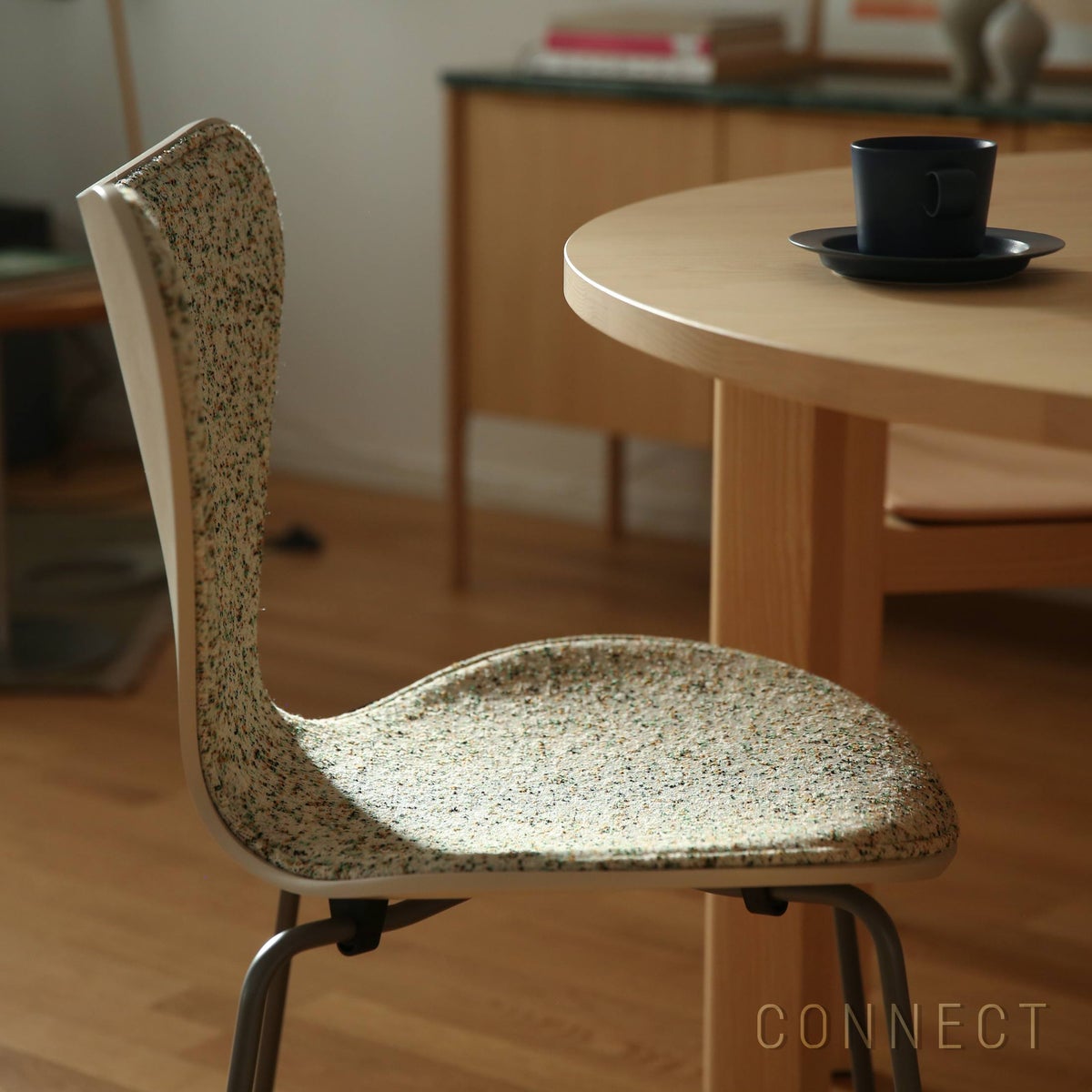【数量限定】FRITZ HANSEN（フリッツ・ハンセン） / SERIES 7（セブンチェア）Atom Edition / ライトベージュ / カラードアッシュ / Atom 0124 / フロントパディング