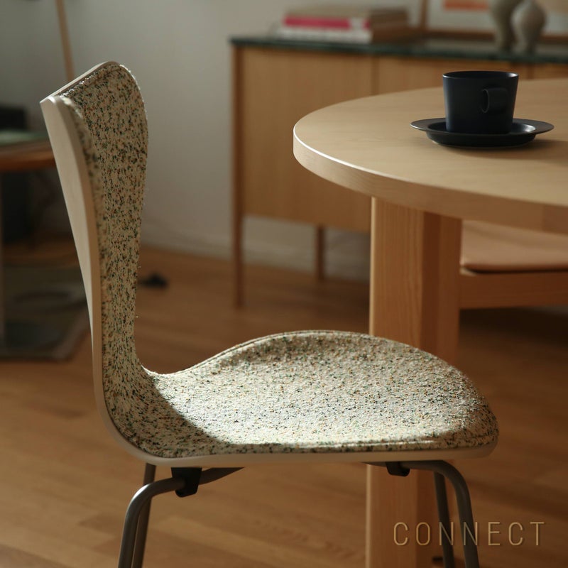 【数量限定】FRITZ HANSEN（フリッツ・ハンセン） / SERIES 7（セブンチェア）Atom Edition / ライトベージュ / カラードアッシュ / Atom 0124 / フロントパディング