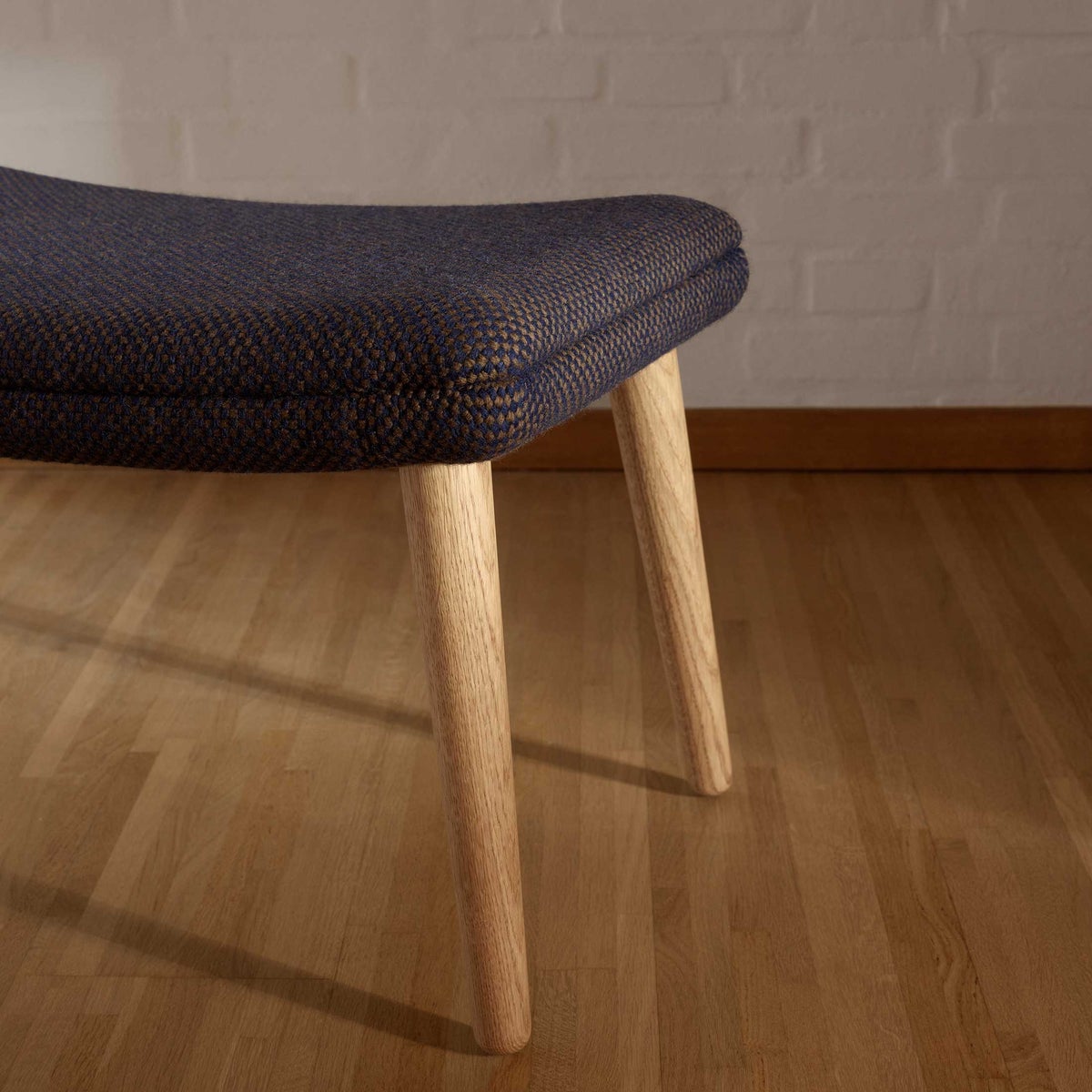 CARL HANSEN & SON（カール・ハンセン＆サン） / ND550F フットスツール / オーク材・オイル仕上げ / Sisu 0785