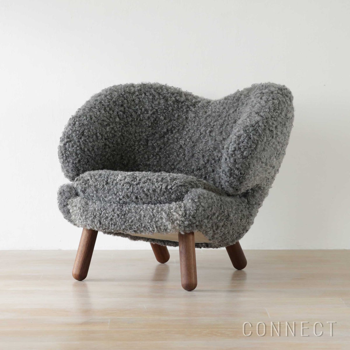 HOUSE OF FINN JUHL（ハウス・オブ・フィンユール） / PELICAN CHAIR W（ペリカンチェア） / ウォルナット材・オイル仕上げ / in Gotland Sheepskin returns
