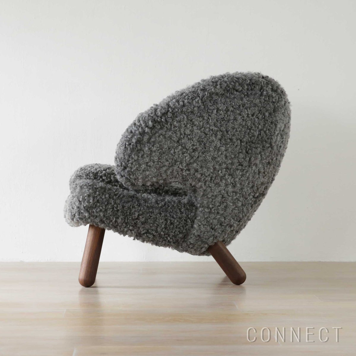 HOUSE OF FINN JUHL（ハウス・オブ・フィンユール） / PELICAN CHAIR W（ペリカンチェア） / ウォルナット材・オイル仕上げ / in Gotland Sheepskin returns