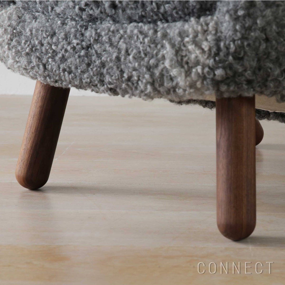 HOUSE OF FINN JUHL（ハウス・オブ・フィンユール） / PELICAN CHAIR W（ペリカンチェア） / ウォルナット材・オイル仕上げ / in Gotland Sheepskin returns