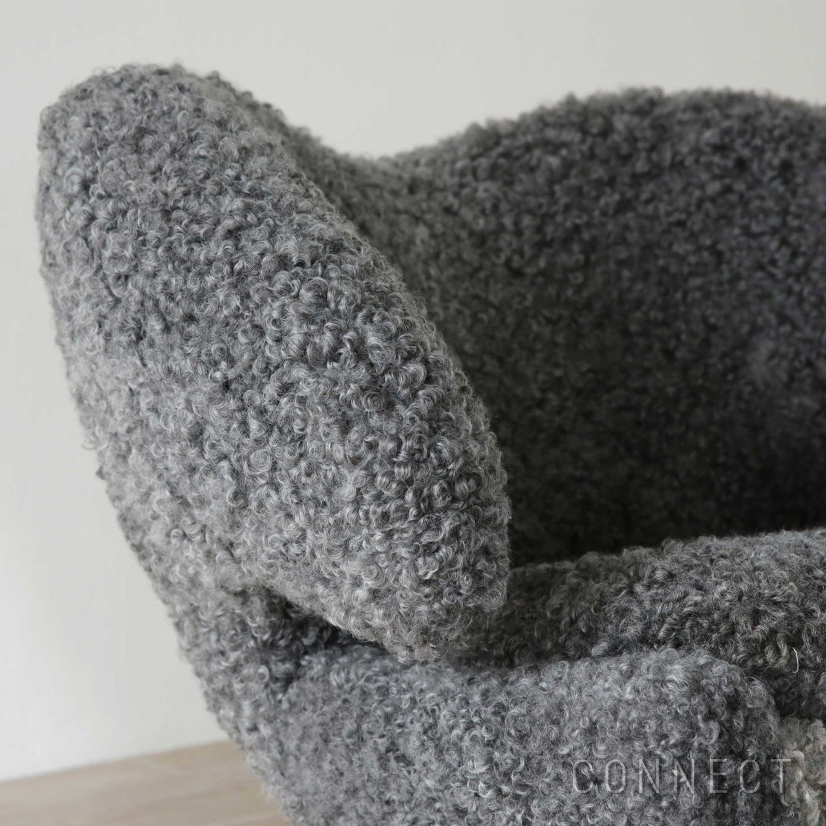HOUSE OF FINN JUHL（ハウス・オブ・フィンユール） / PELICAN CHAIR W（ペリカンチェア） / ウォルナット材・オイル仕上げ / in Gotland Sheepskin returns