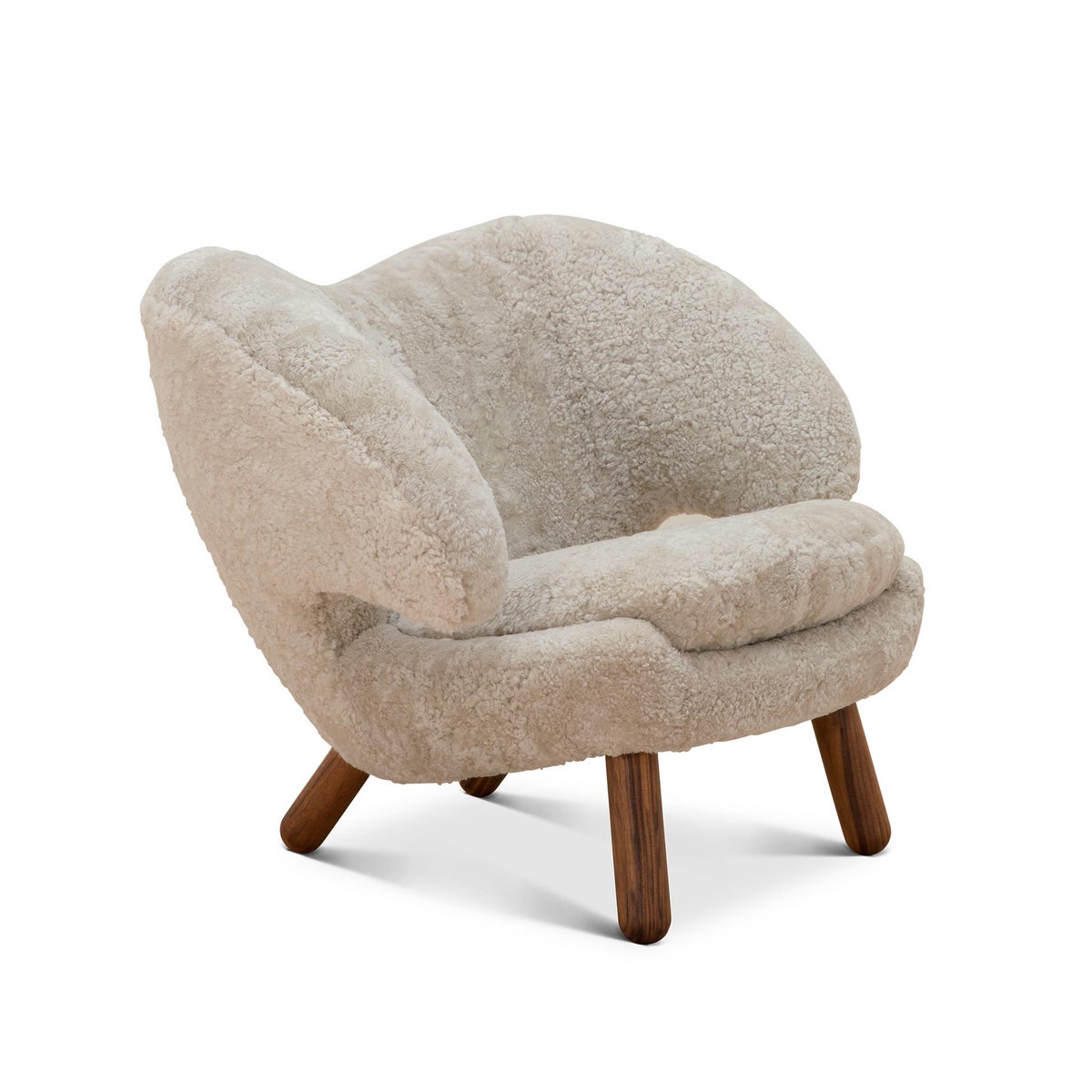 HOUSE OF FINN JUHL（ハウス・オブ・フィンユール） / PELICAN CHAIR（ペリカン チェア） / ウォルナット材・オイル仕上げ / Sheepskin（シープスキン） Moonlight