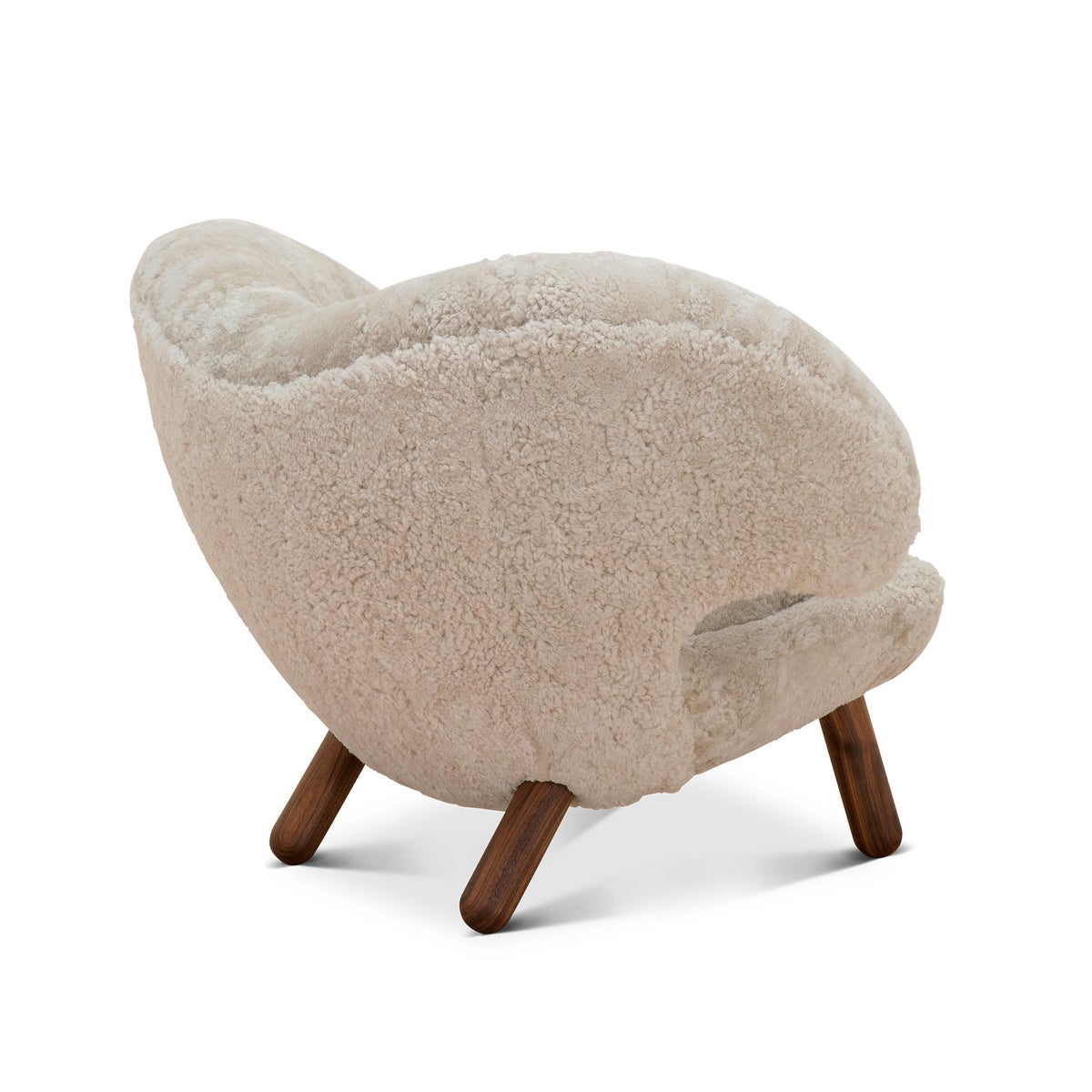 HOUSE OF FINN JUHL（ハウス・オブ・フィンユール） / PELICAN CHAIR（ペリカン チェア） / ウォルナット材・オイル仕上げ / Sheepskin（シープスキン） Moonlight